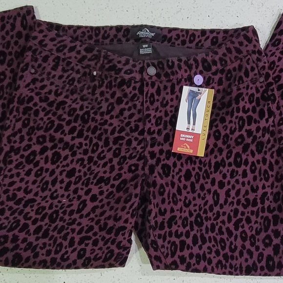 Jordache Skinny Mid rise Leopard Jeans - Picture 3 of 6
